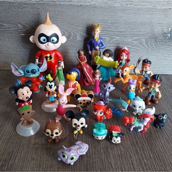 Random Toy Lot Disney Figures Assorted PVC Figures 25+ - Picture 1 of 5